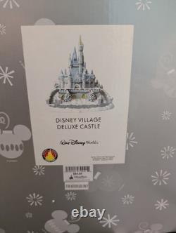 2011 Disney Village WDW Deluxe Light-Up Cinderella Castle BRAND NEW IN BOX