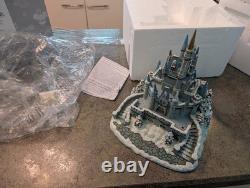 2011 Disney Village WDW Deluxe Light-Up Cinderella Castle BRAND NEW IN BOX