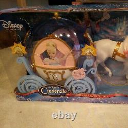 BRAND NEW 2004 DISNEY Princess Cinderella Twinkle Lights carriage #925