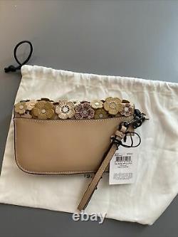 Coach Tea Rose App Clutch Beachwood