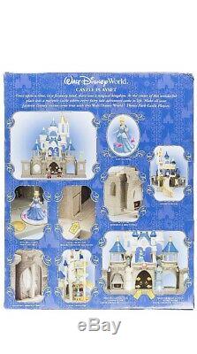 DISNEY WORLD PARKS CINDERELLA CASTLE PLAYSET MICKEY MINNIE Fireworks NEW