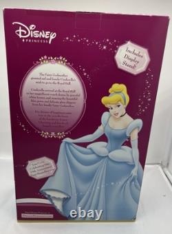 Disney Brass Key Porcelain Dolls Cinderella with Stand 2006 NIB Rare