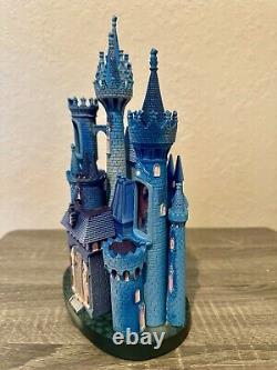 Disney Castle Collection Cinderella Castle Light-Up Figurine 1/10 Brand New