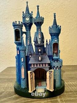 Disney Castle Collection Cinderella Castle Light-Up Figurine 1/10 Brand New