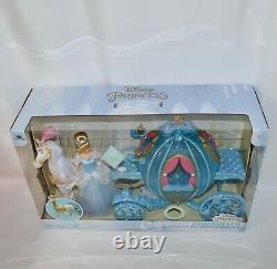 Disney Cinderella Deluxe Set Light Up Pumpkin Carriage & Walking Horse 2022 NEW