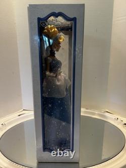 Disney Cinderella Limited edition 5000 doll 2012 (NRFB)