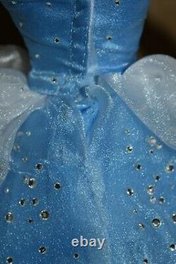 Disney Princess Cinderella 17 Limited Edition Doll Figure DEBOXED Condition