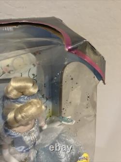 Disney Princess Cinderella Porcelain Doll Brass Key Keepsake New In Damaged Box