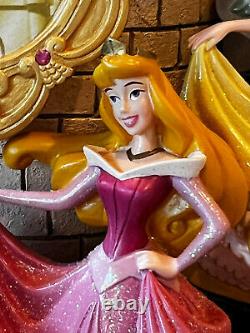 Disney Princess Club Castle Princesses on Staircase Music Box / Snow Globe NIB