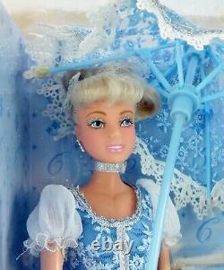 Disney Princess Royal Travels Cinderella Doll with Trunk/Vanity NRFB