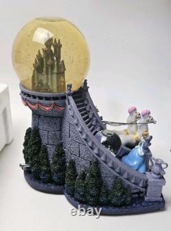 Disney Store Cinderella Staircase Snow globe YELLOW water NEW Open BOX