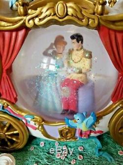 Disney Store Exclusive Princess Cinderella & Prince Carriage Ride Snow Globe