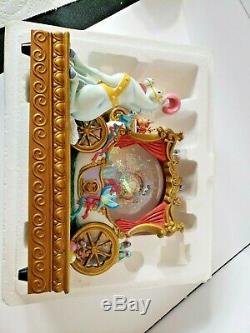 Disney Store Exclusive Princess Cinderella & Prince Carriage Ride Snow Globe