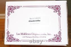 LEE MIDDLETON For Disney CINDERELLA 19 Doll BRAND NEW in Box 2001 Rare