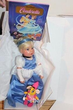 LEE MIDDLETON For Disney CINDERELLA 19 Doll BRAND NEW in Box 2001 Rare