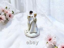LENOX DISNEY SHOWCASE COLLECTION CINDERELLA'S WEDDING DAY CAKE TOPPER Mint