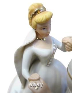 LENOX DISNEY SHOWCASE COLLECTION CINDERELLA'S WEDDING DAY CAKE TOPPER Mint
