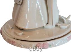 LENOX DISNEY SHOWCASE COLLECTION CINDERELLA'S WEDDING DAY CAKE TOPPER Mint