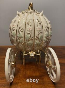 LENOX Disney Cinderella Porcelain Light Up Stage Coach Carriage Wedding Decor