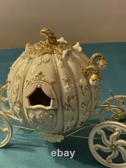 LENOX Disney Cinderella's Enchanted Lighted Coach and Cinderella & PrinceNEW
