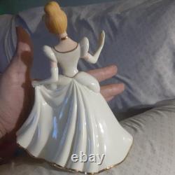 Lenox Disney Showcase Collection CINDERELLA G-1 Figurine #1510
