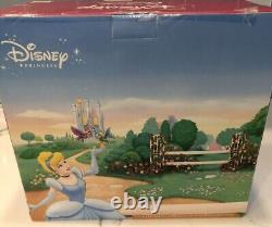 NEW DISNEY CINDERELLA PORCELAIN KEEPSAKE DOLL & HORSE From Brass Key 2003