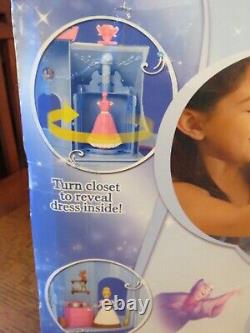 NEW Disney Princess CINDERELLA FAIRYTALE CASTLE MagiClip Doll Dresses, Furniture