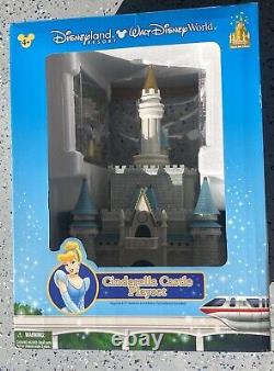 NEW Disney World CASTLE PLAY SET Cinderella Princess Friends Figurines Lights