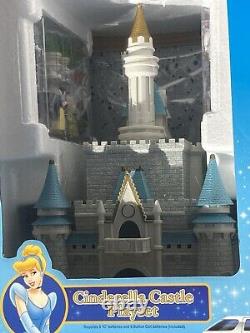 NEW Disney World CASTLE PLAY SET Cinderella Princess Friends Figurines Lights