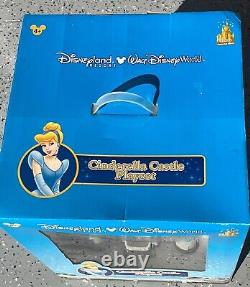 NEW Disney World CASTLE PLAY SET Cinderella Princess Friends Figurines Lights