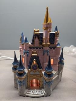 NEW In Box SCENTSY Walt Disney World 50th Anniversary CINDERELLA CASTLE Warmer