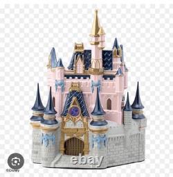 NEW In Box SCENTSY Walt Disney World 50th Anniversary CINDERELLA CASTLE Warmer