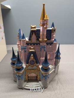 NEW In Box SCENTSY Walt Disney World 50th Anniversary CINDERELLA CASTLE Warmer