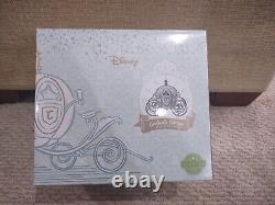 NEW NEVER USED Scentsy Disney Cinderella Carriage Warmer Princess Collection NIB