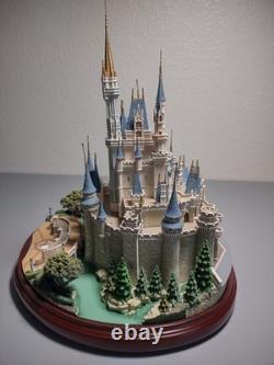 Olszewski Disneyland Main Street Cinderella Castle DW0001