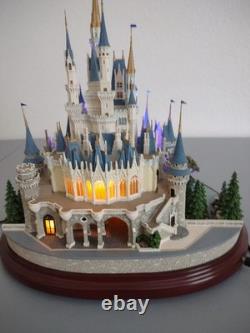 Olszewski Disneyland Main Street Cinderella Castle DW0001
