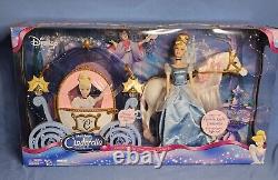 RARE 2004 Disney Princess Special Edition Cinderella Twinkle Lights Carriage