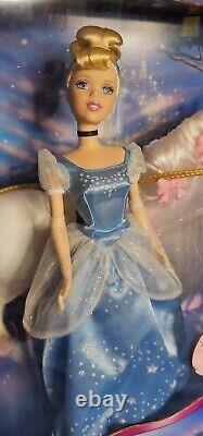 RARE 2004 Disney Princess Special Edition Cinderella Twinkle Lights Carriage