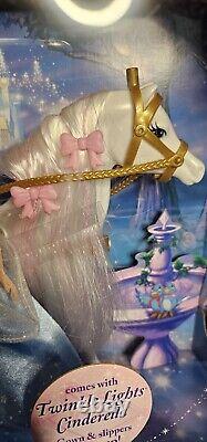 RARE 2004 Disney Princess Special Edition Cinderella Twinkle Lights Carriage