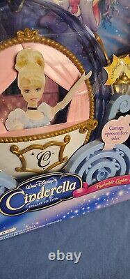 RARE 2004 Disney Princess Special Edition Cinderella Twinkle Lights Carriage