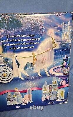 RARE 2004 Disney Princess Special Edition Cinderella Twinkle Lights Carriage