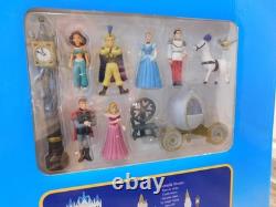 RARE Walt Disney World Cinderella Castle Playset Lights Princess Figures NEW