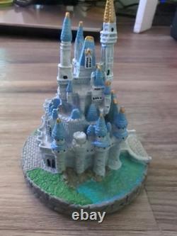 Vintage Disney Cinderella Castle Figurine Statue With Watch. LE Park Exclusive