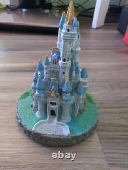 Vintage Disney Cinderella Castle Figurine Statue With Watch. LE Park Exclusive
