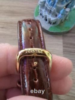 Vintage Disney Cinderella Castle Figurine Statue With Watch. LE Park Exclusive