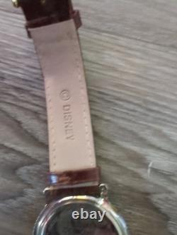 Vintage Disney Cinderella Castle Figurine Statue With Watch. LE Park Exclusive