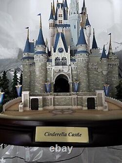 WALT DISNEY WORLD Cinderella Castle OLSZEWSKI Main Street Edition Light Up