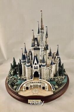 WALT DISNEY WORLD Cinderella Castle RARE First Edition2005 Signed by Olszewski
