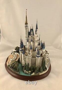 WALT DISNEY WORLD Cinderella Castle RARE First Edition2005 Signed by Olszewski