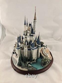 WALT DISNEY WORLD Cinderella Castle RARE First Edition2005 Signed by Olszewski